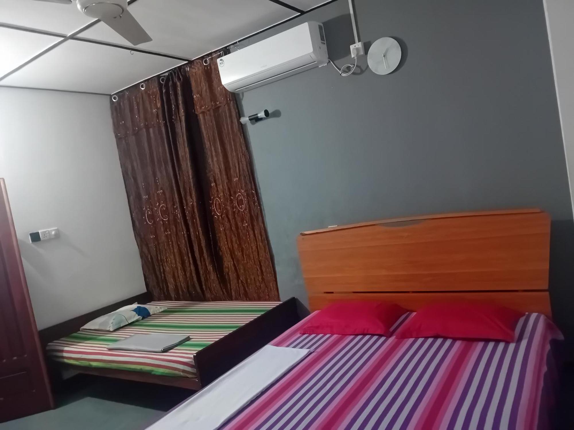 Enoch Guest House Mannar Eksteriør billede